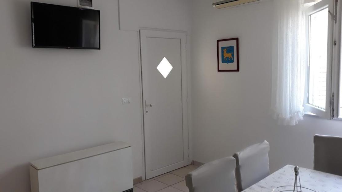 Apartments Rovis Tar-Vabriga Exterior photo